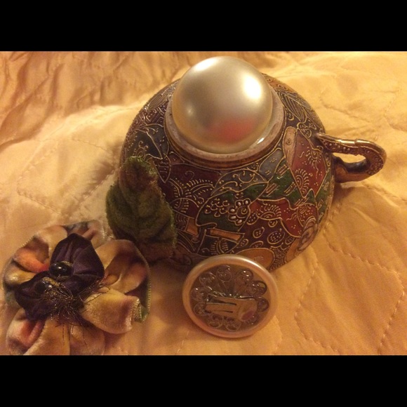 Vintage RETRO LUCY Big Pearl Earrings Clip-On - Picture 5 of 5