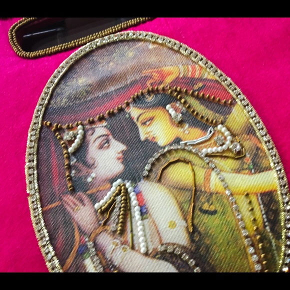 Beautiful handcrafted silk clutch! - Picture 2 of 3