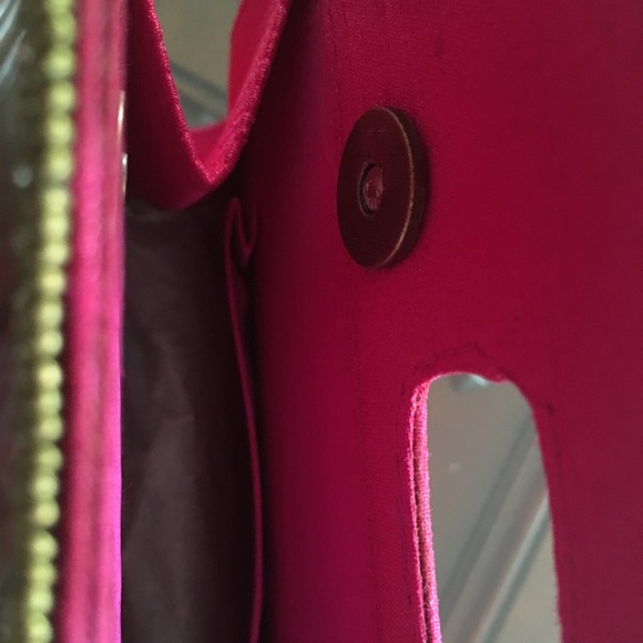 Beautiful handcrafted silk clutch! - Picture 3 of 3