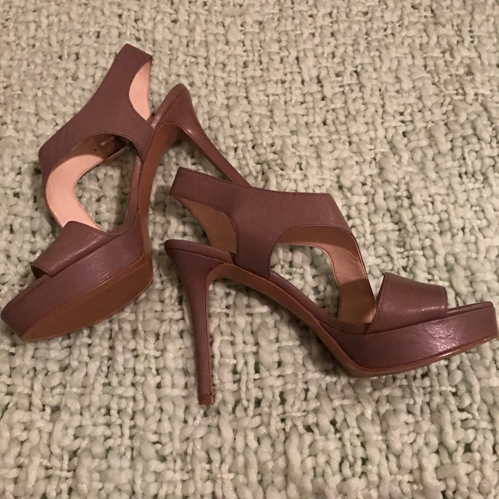 NWOT Nine West Strappy Heel Sandal