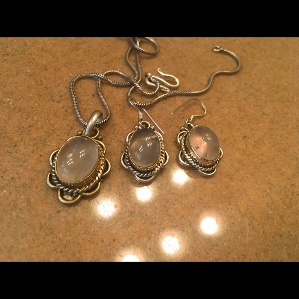 Beautiful necklace with earrings..!!
