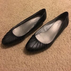 Life Stride Memory foam Black flats