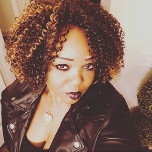 Meet your Posher, Angela