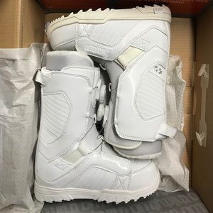 Womens Snowboard Boots - Size 5.5 - White