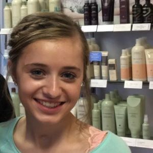 Meet your Posher, Rebecca