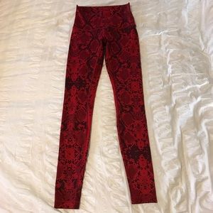 Lululemon • Red Snake Skin Wunder Under Leggings