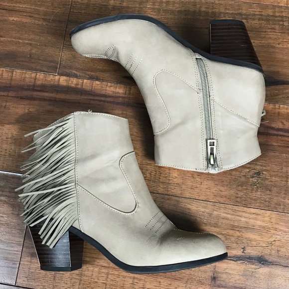 Sam & Libby Shoes - 💥Sam & Libby tan leather western ankle boots