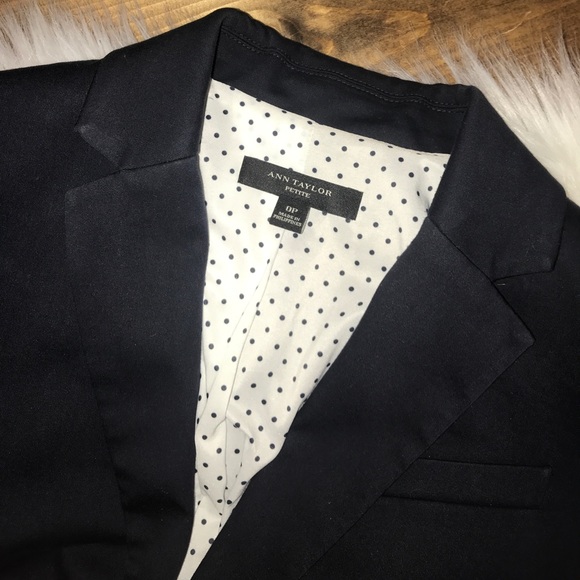 Petit Ann Taylor navy blazer with polka dot lining - Picture 4 of 4