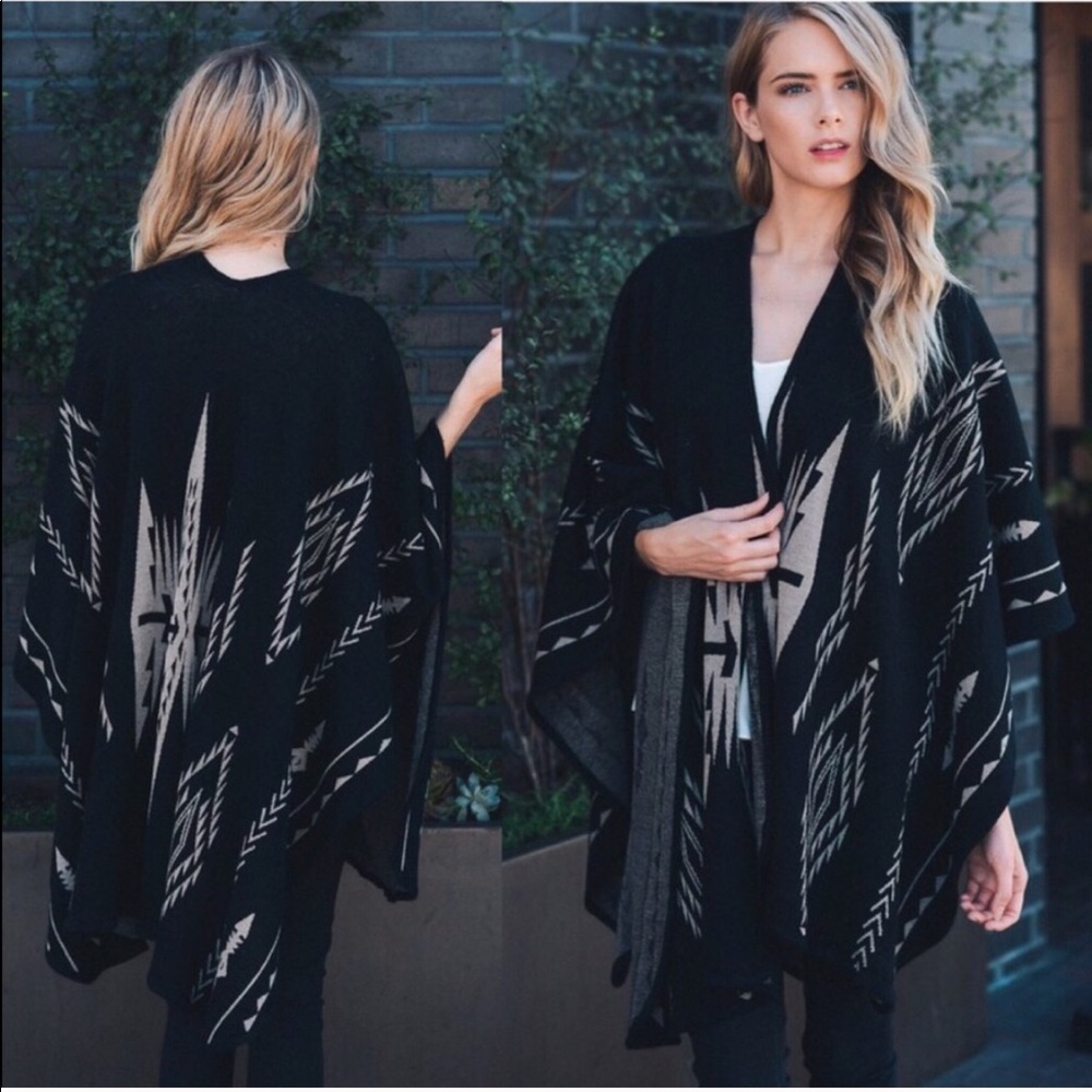 ✨Aztec Knit Poncho Jacket - Black✨