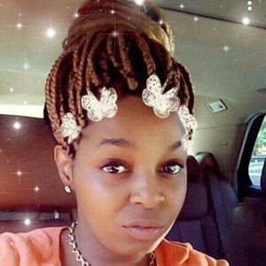 Meet your Posher, Roxanne