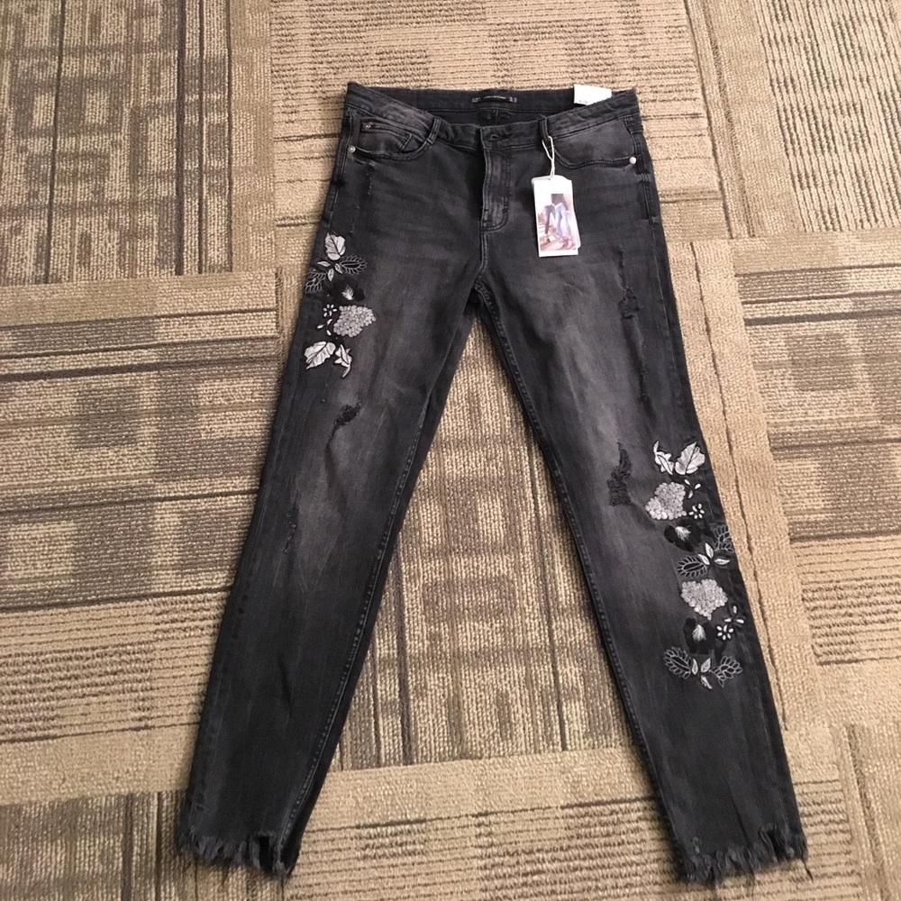 NWT Zara Damaged Skinny Jeans