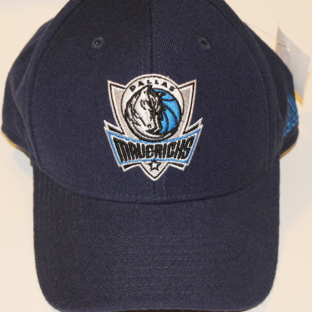 NWT Adidas Dallas Mavericks NBA Cap Hat