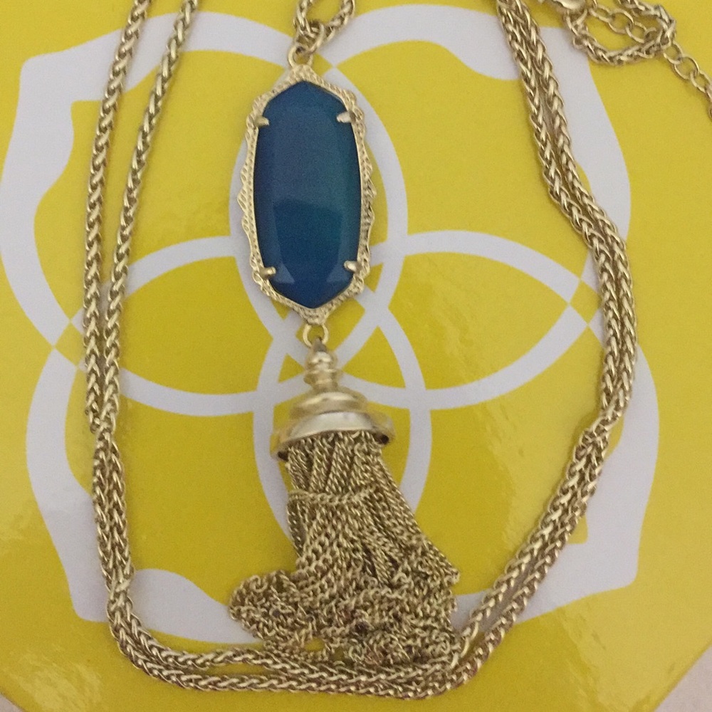 Like new teal agate Everly