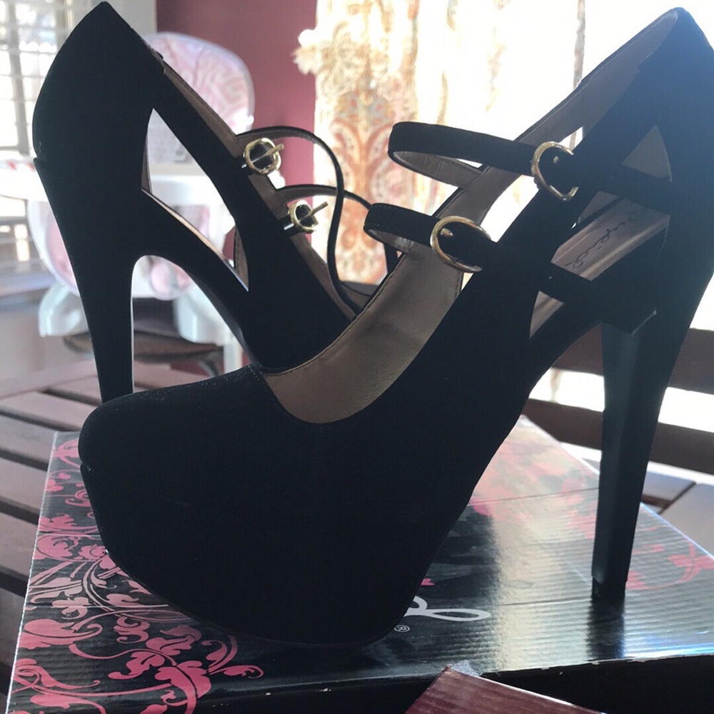 Women’s high heels