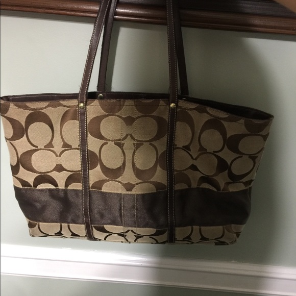 Coach Large Signature Striped Tote 👜✨ - Picture 6 of 6