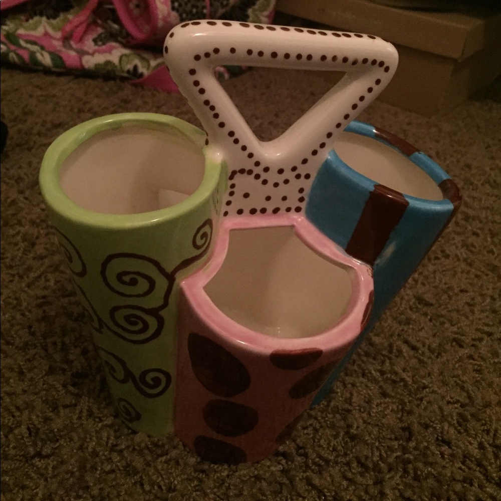 makeup brush/utensils holder