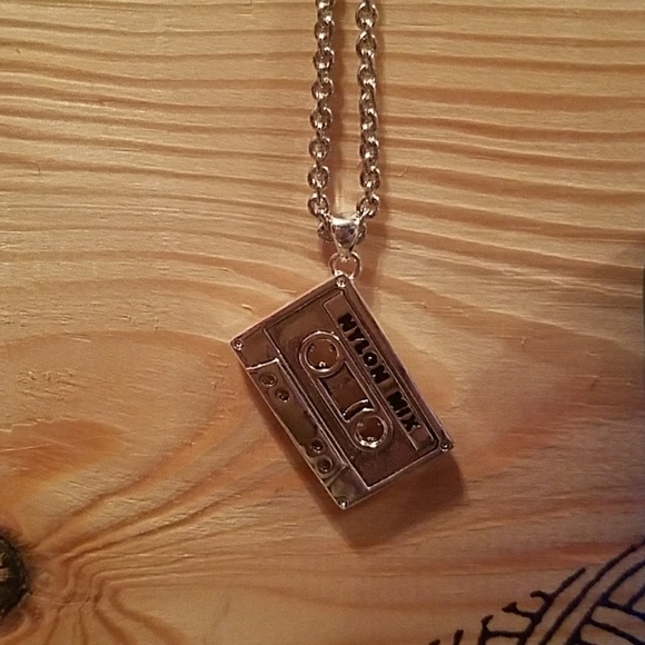 Cassette tapes chain necklace - Picture 2 of 2