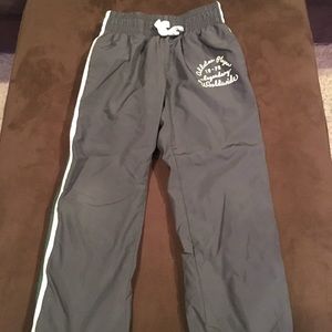 Carter’s boys gray windpants, size 4
