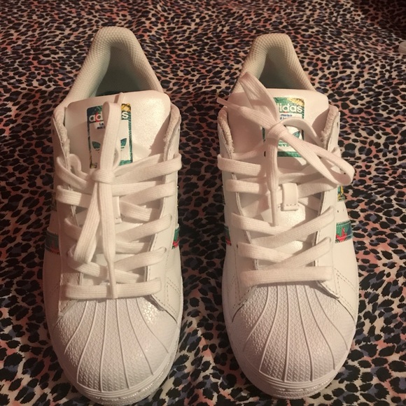 Just not my style anymore. Never worn brand new - Picture 1 of 5