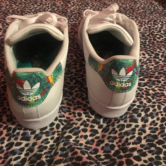 Just not my style anymore. Never worn brand new - Picture 3 of 5