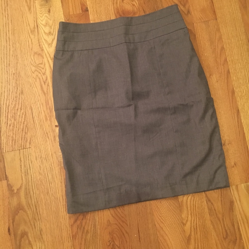 Grey pencil skirt