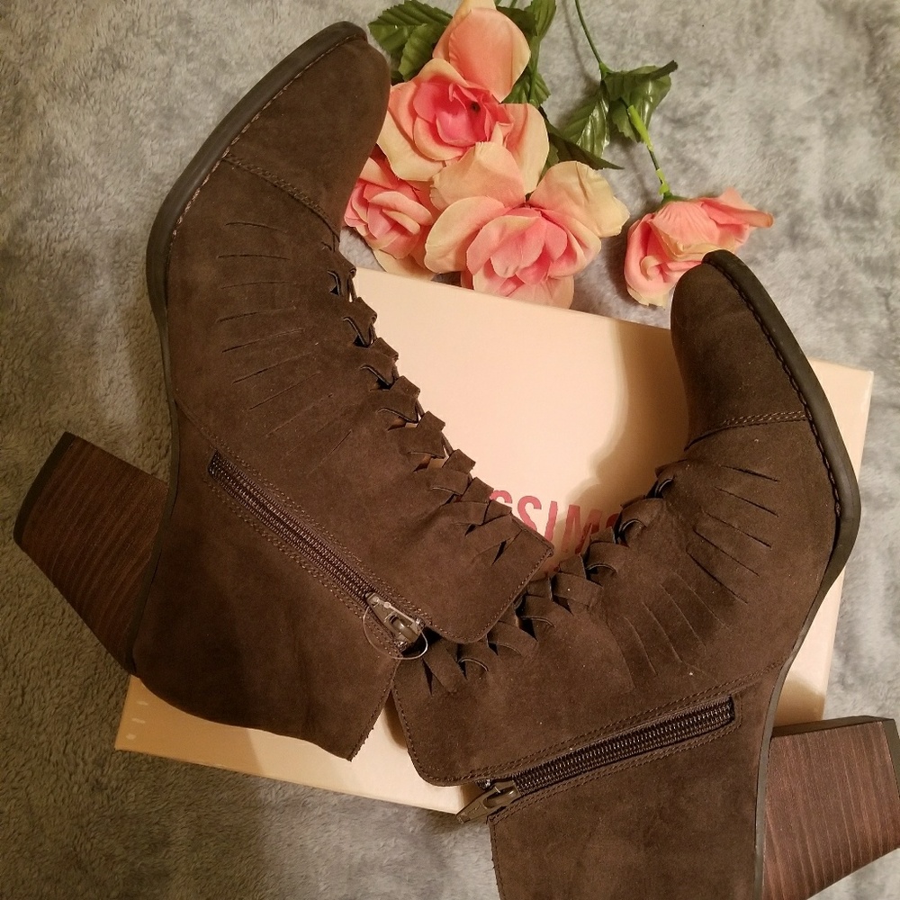**sold Mossimo Booties