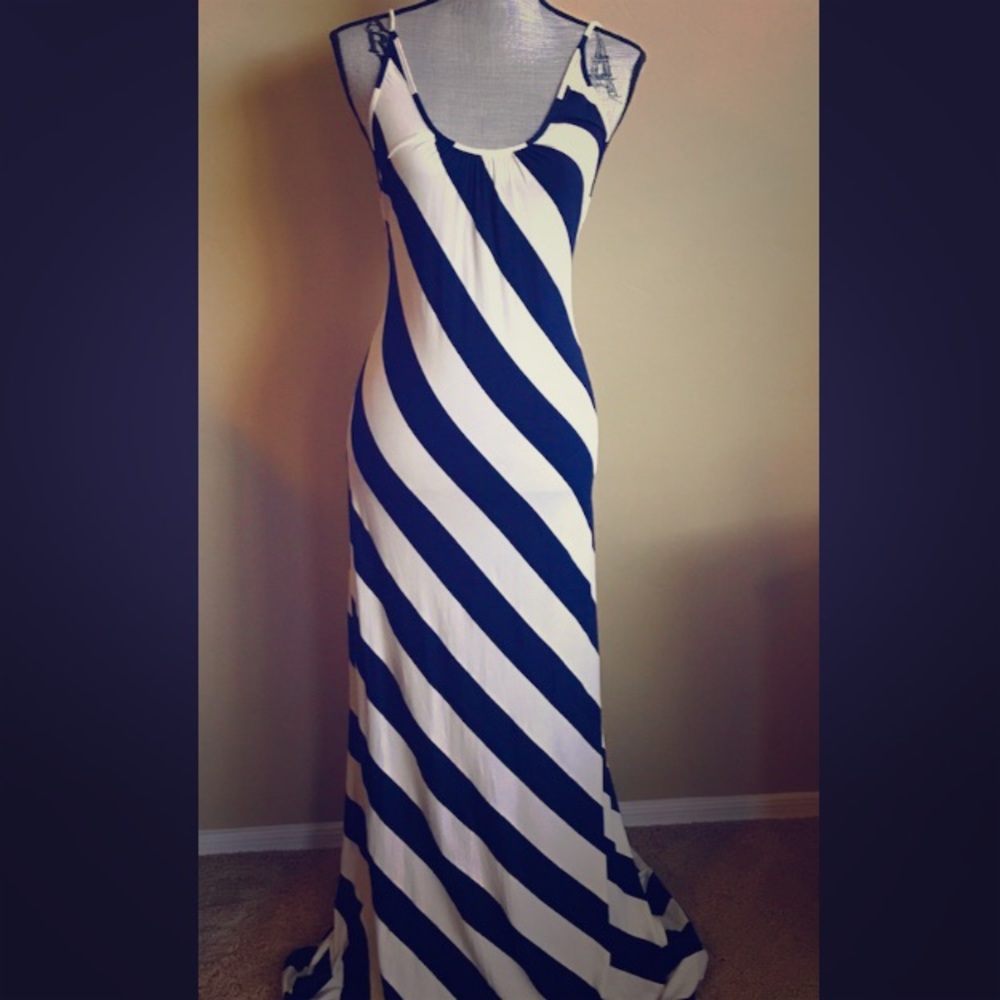 Hot Miami styles classic navy blue and white maxi