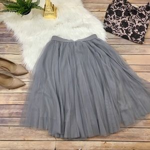 {Charlotte Russe} Gray Tulle Midi Skirt
