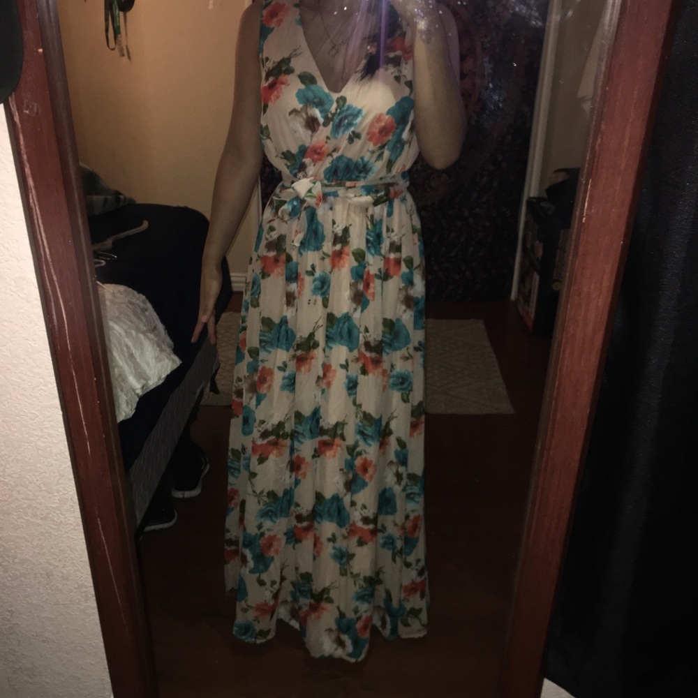 Maxi floral dress - Picture 3 of 4