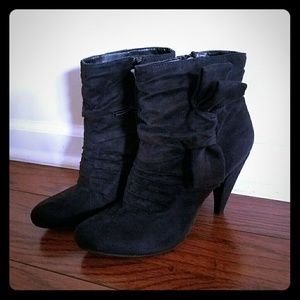 Mossimo black boots