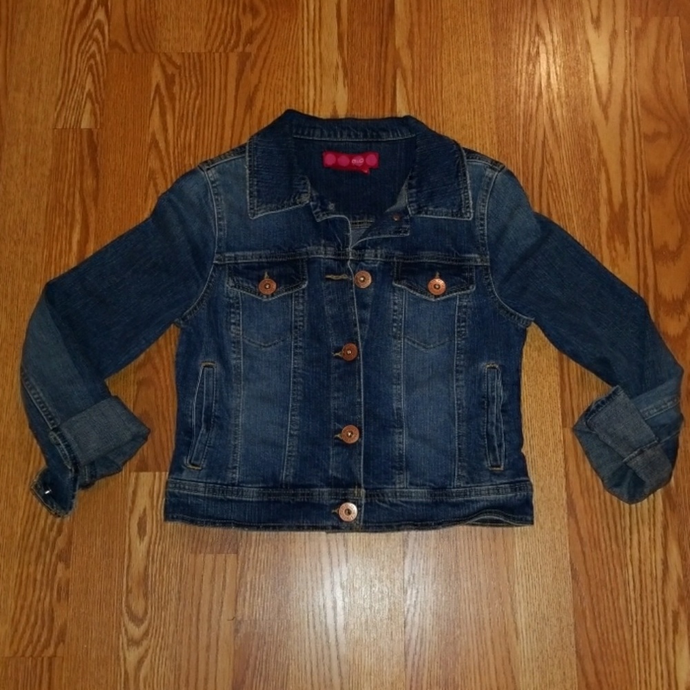 JLO jean jacket size medium