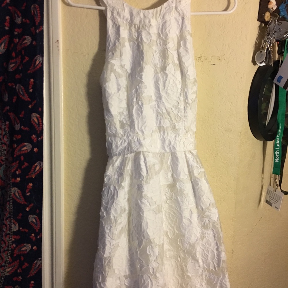 White dress - Picture 1 of 5