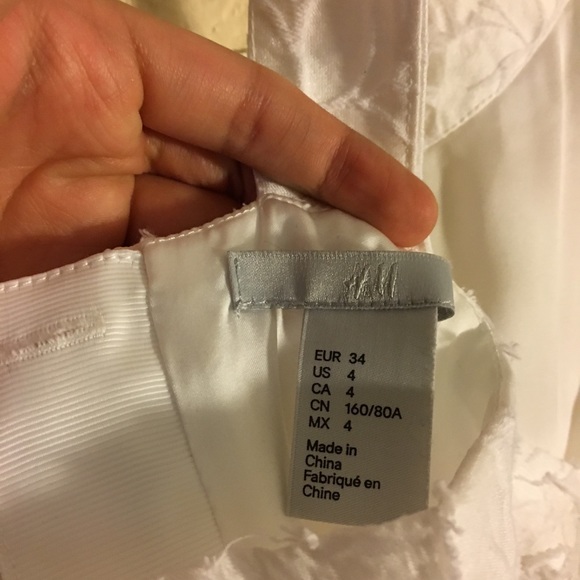 White dress - Picture 2 of 5