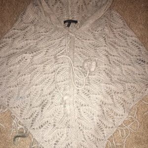 BCBG beige poncho