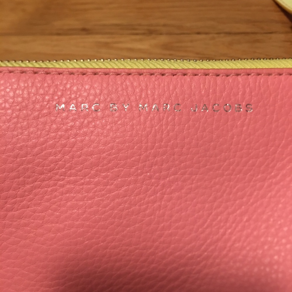 Crossbody - Picture 4 of 4