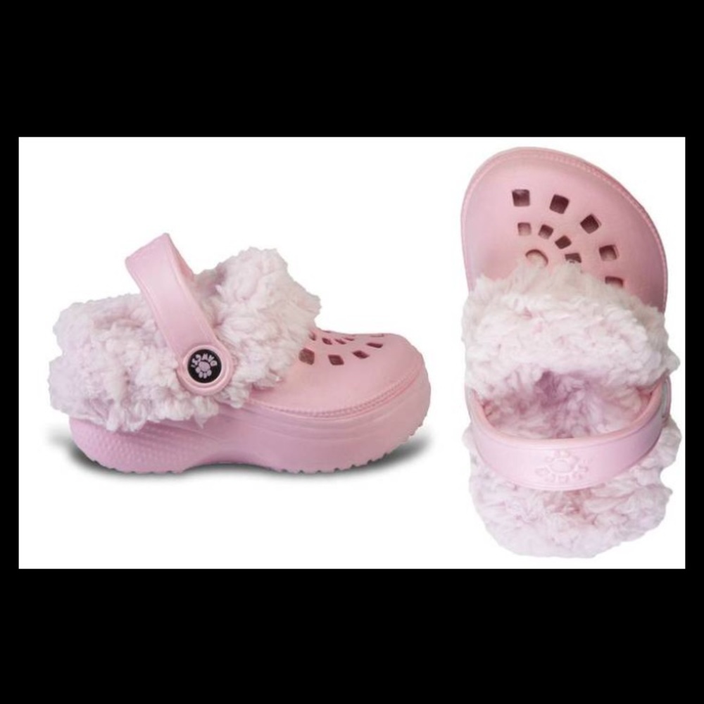 Toddler size 7/8 Dawgs