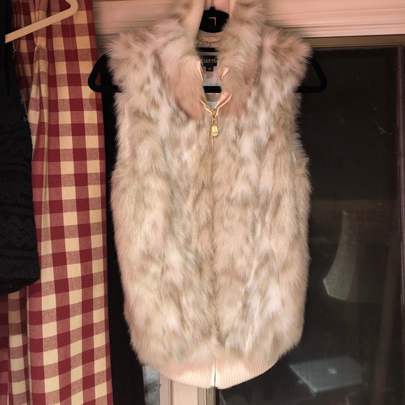 Ellen Tracy Jackets & Blazers - Ellen Tracy fur vest.  MAKE AN OFFER