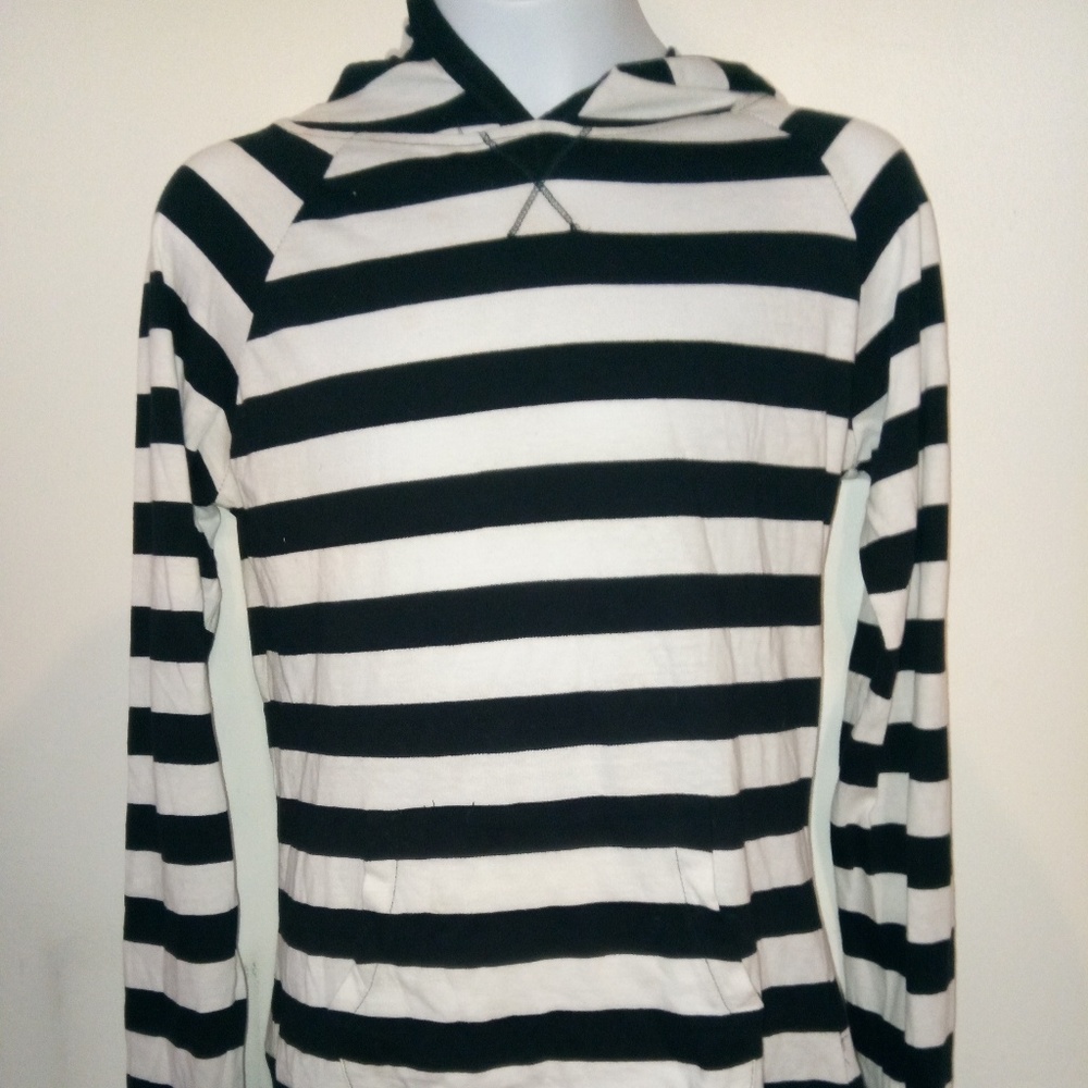 Womens hooded tee.