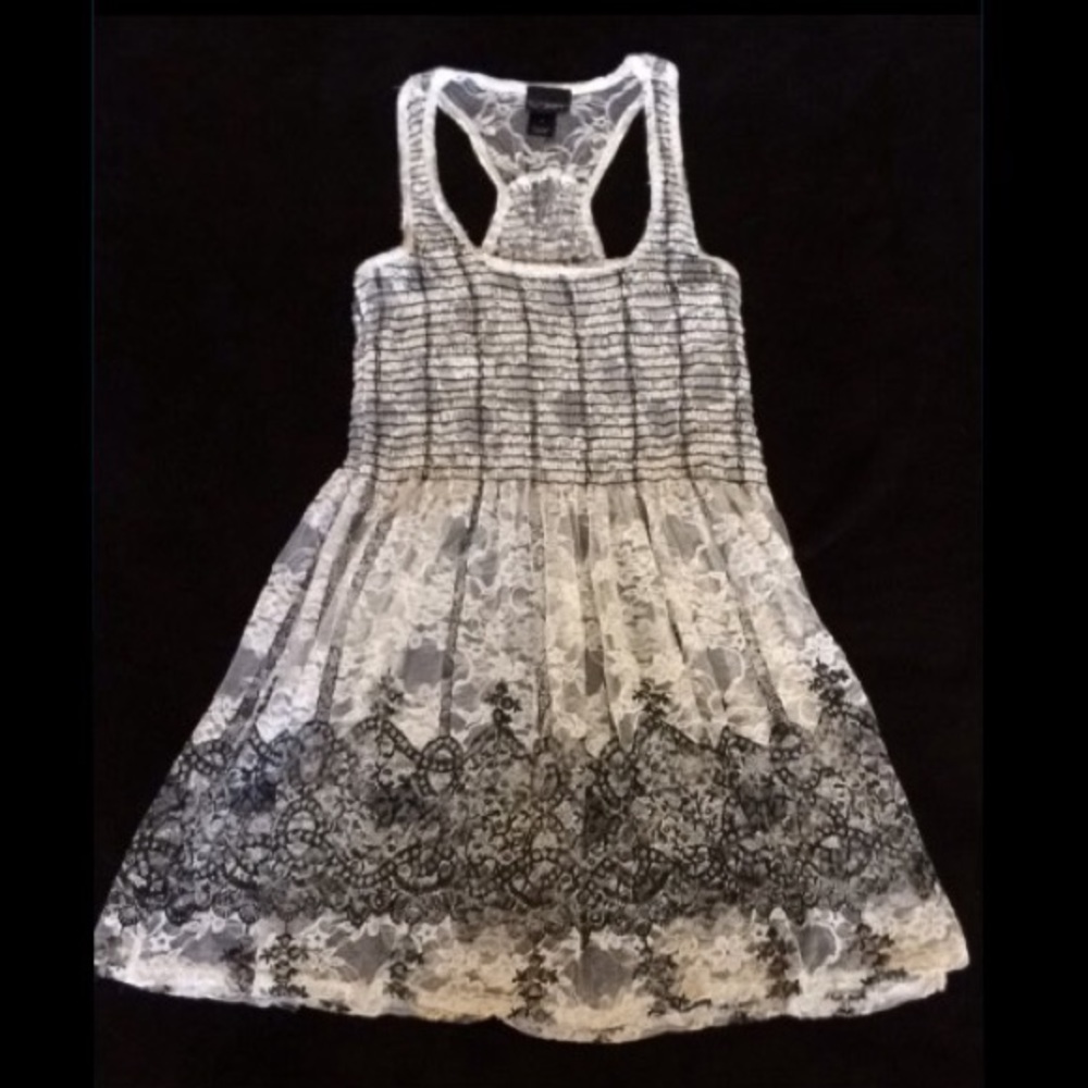 💥Daytrip sleeveless lace shirt