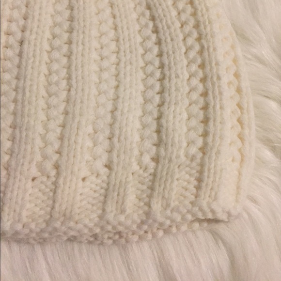Yvory knit Pom Pom beanie - Picture 3 of 3