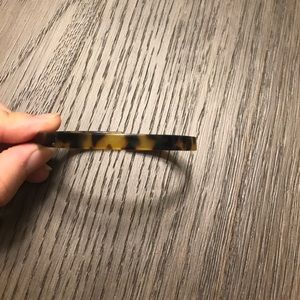 Plastic tortoise shell design bracelet