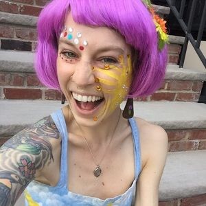 Meet your Posher, Lucretia