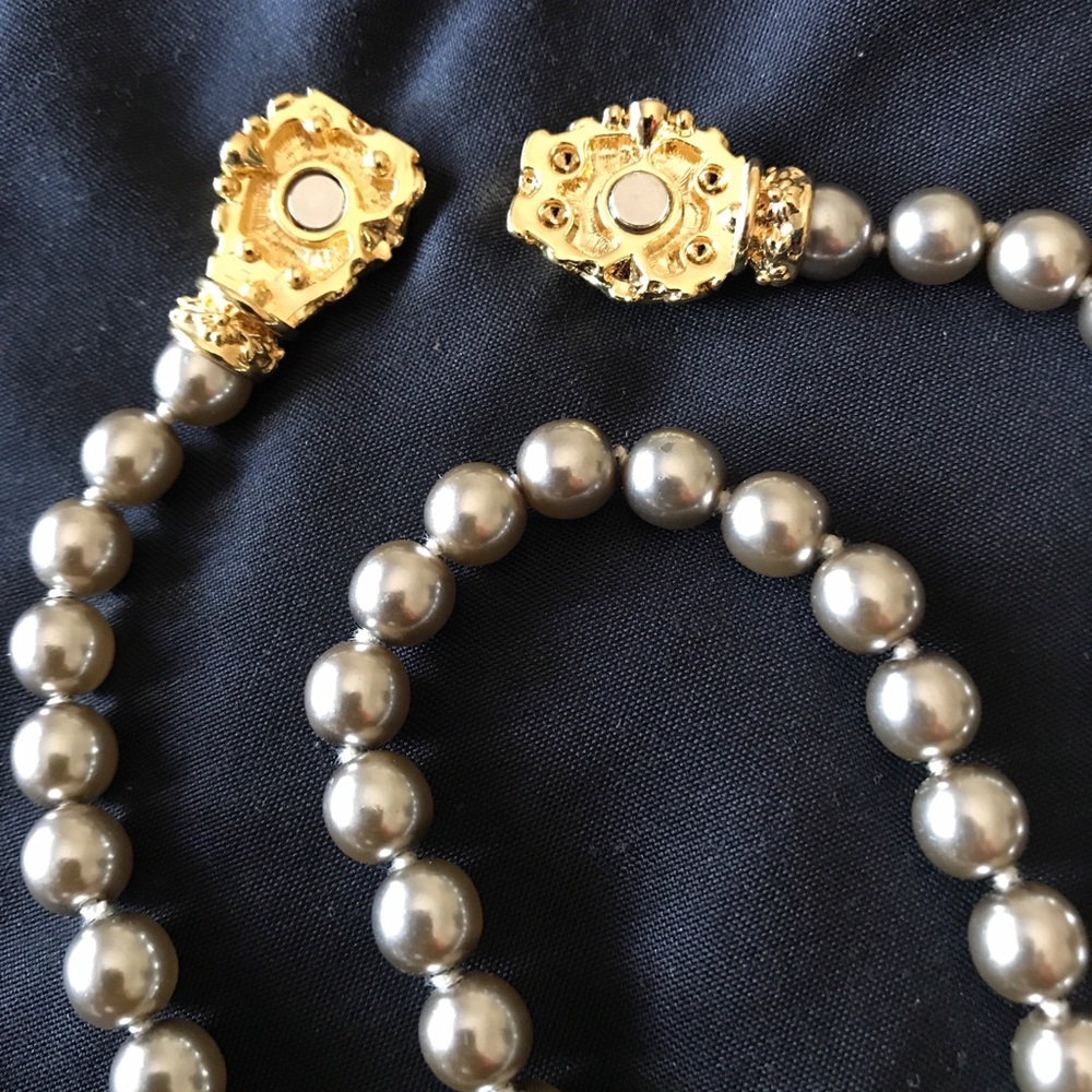 Gray faux rare pearl necklace