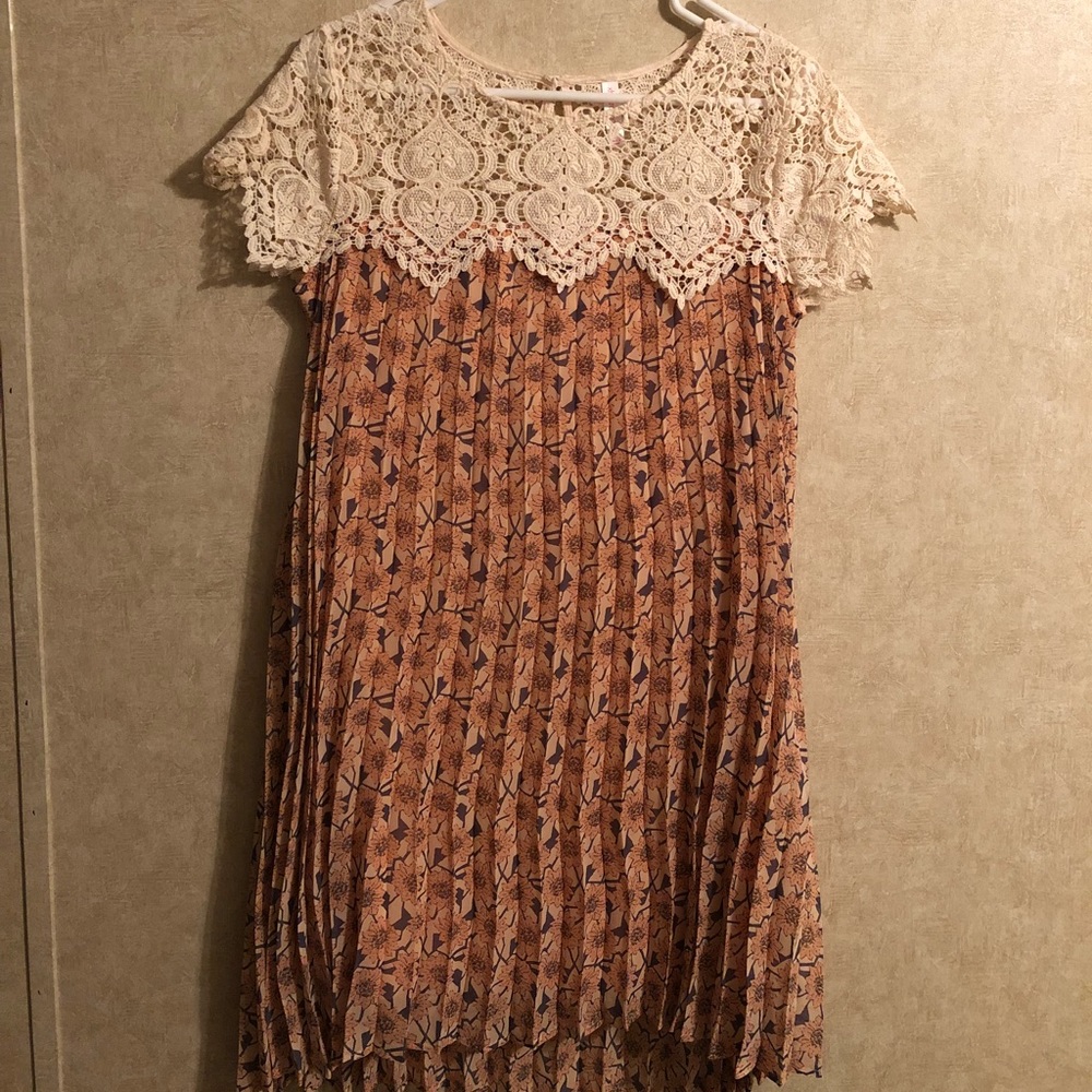Floral dress w/Lace