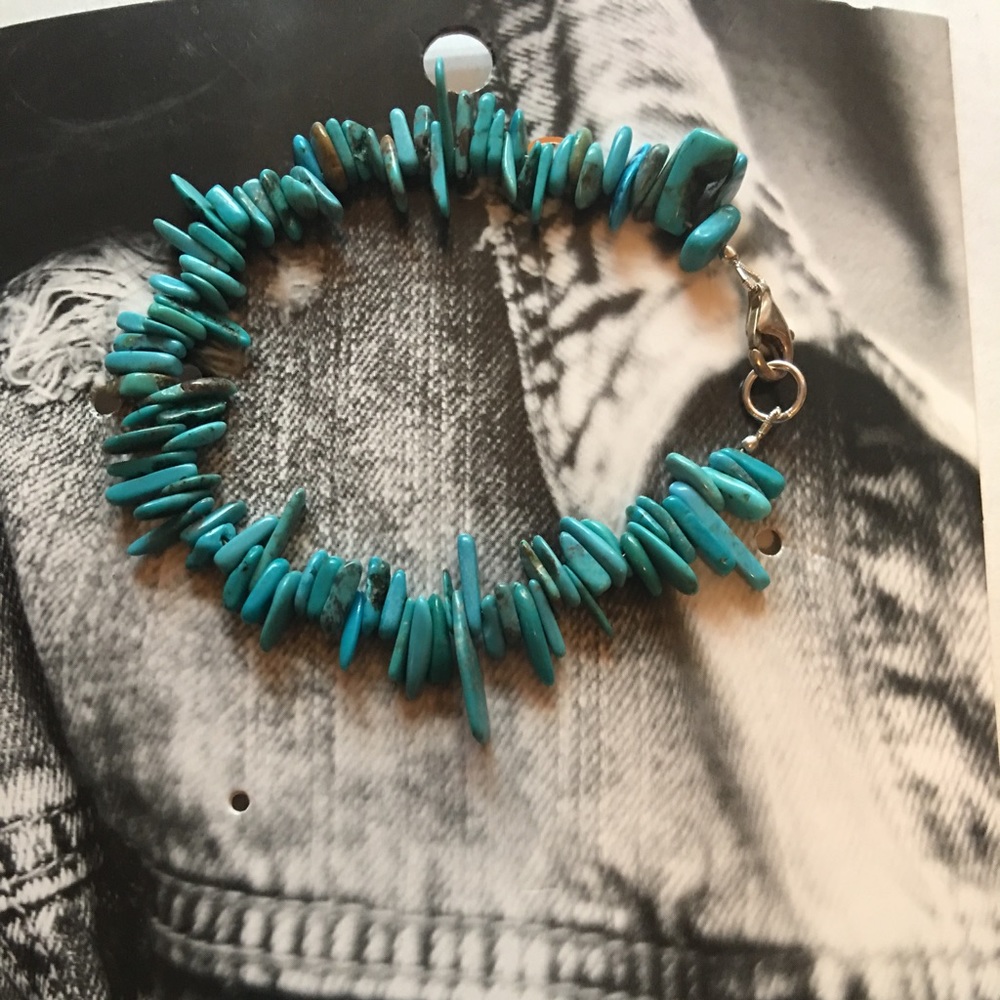 Turquoise chip bead Bracelet- 7 inch