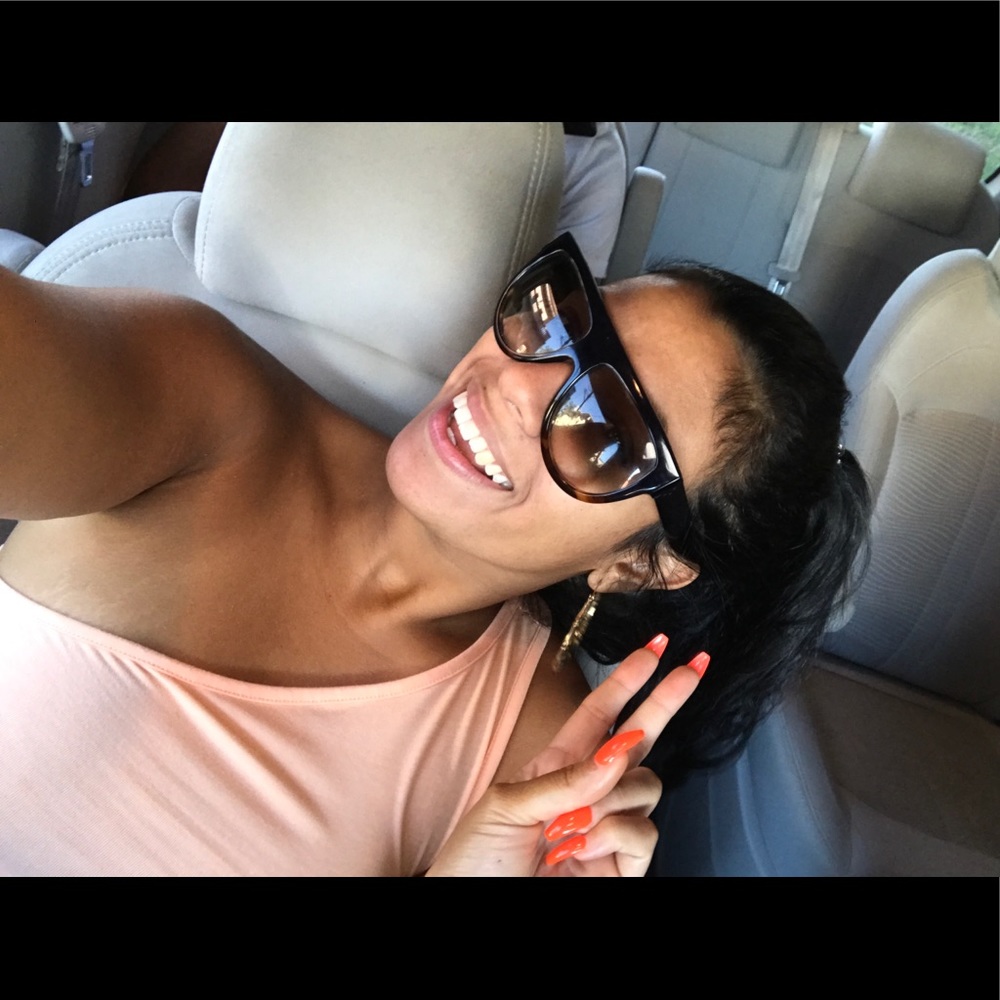 Meet your Posher, Vanessa