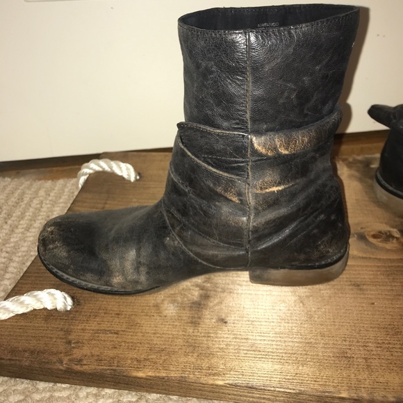 Nine West Distressed leather boots - Picture 2 of 3