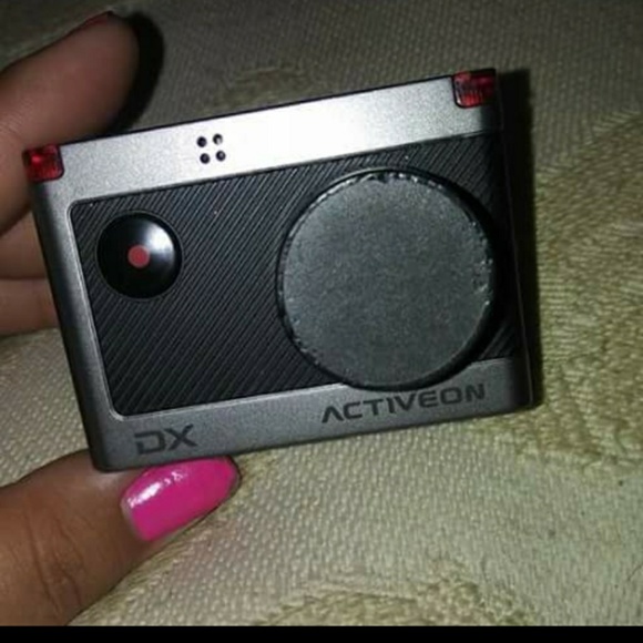 1080p Full HD 12MP Waterproof Action Camera 2" - Picture 4 of 8