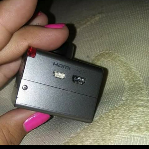 1080p Full HD 12MP Waterproof Action Camera 2" - Picture 6 of 8