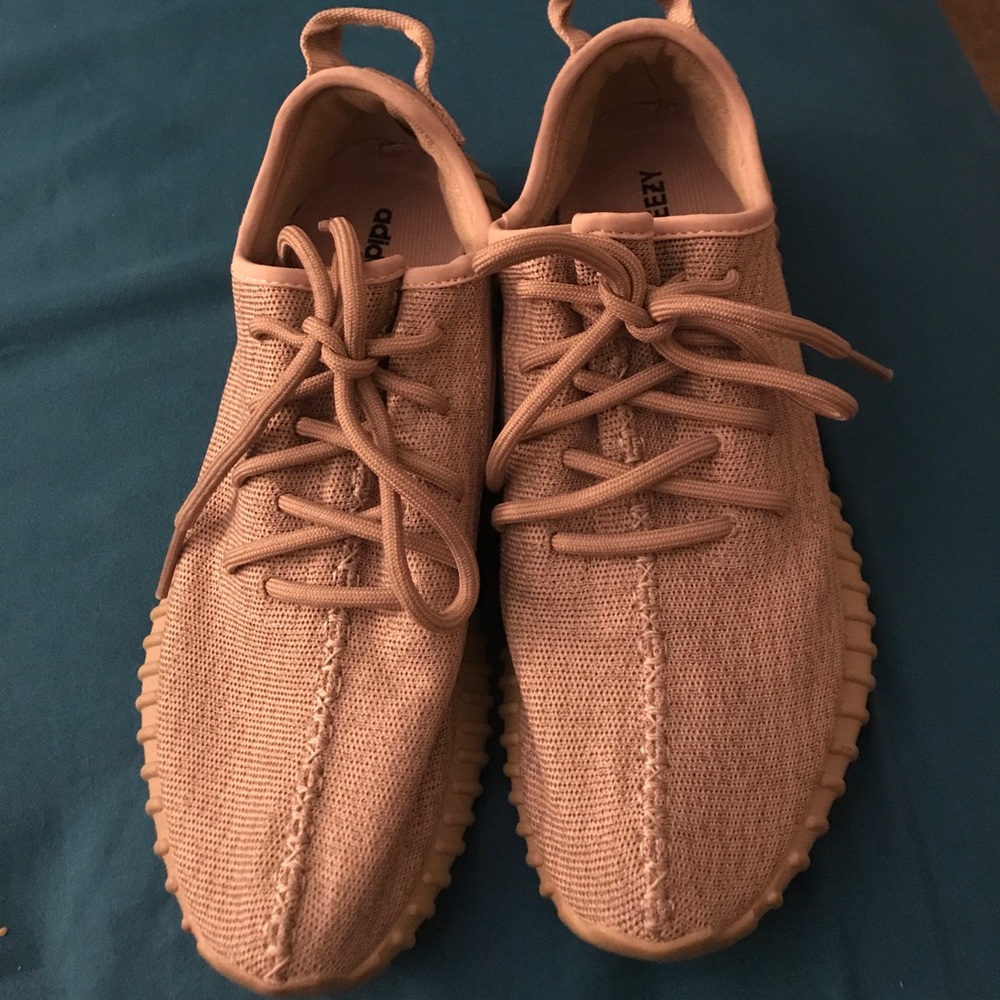 Yeezy Adidas (Size 8 in Men’s)